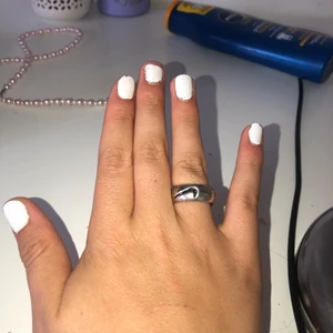 Nike ring - Säljer denhär nike ringen som hag köpte på plick, super fin men använder den inte längre💕