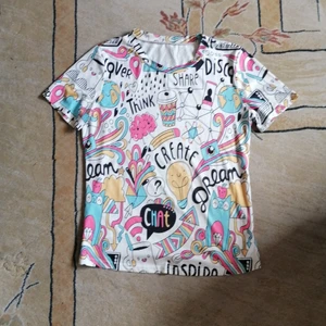 T-shirt  - Graphic t-shirt från Shein. Frakt ingår