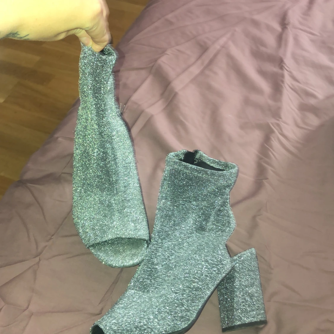 Glittriga klackar storlek 38 - 90