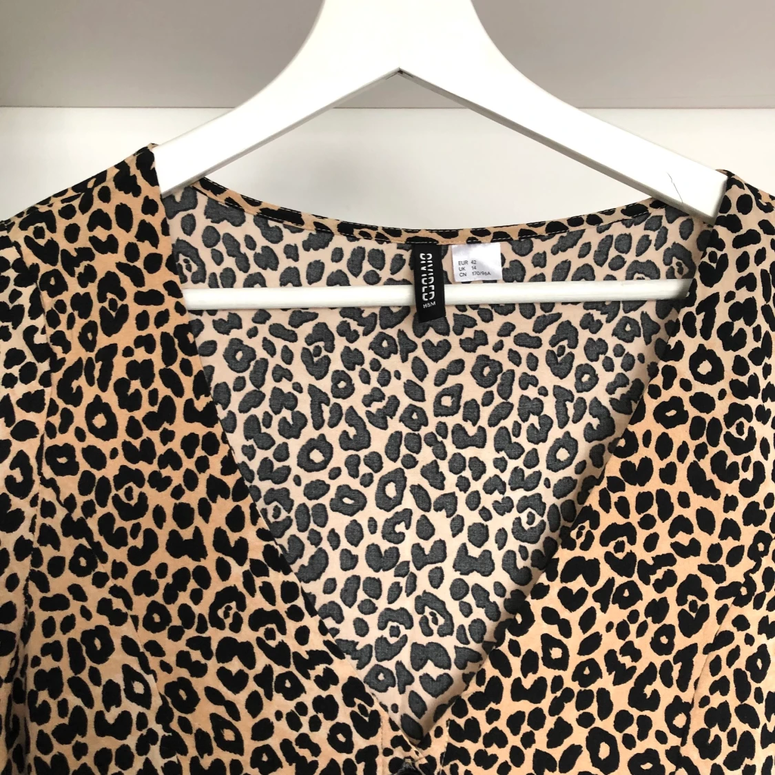 Leopardmönstrad klänning - 91