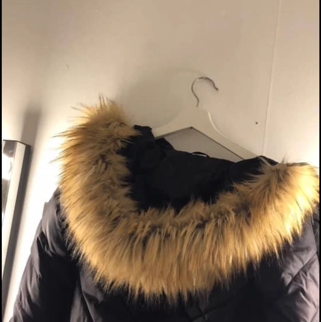 Svea jacka. Ni kan hitta fler bilder på den på marketplace Facebook.🌸 köptes för 1500 - 90