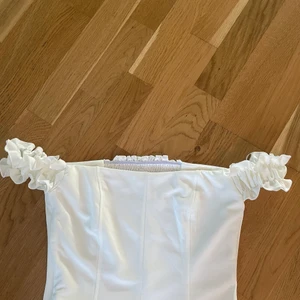 Off the shoulder topp - Väldigt fin storlek m men skulle nog passa en s