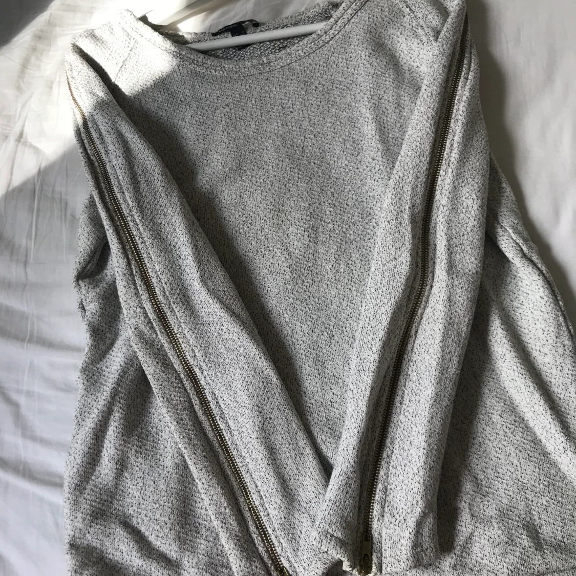 Tröja med dragkedja