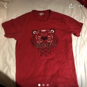 Kenzo Tisha - Storlek Small passar även Medium  skick 8/10