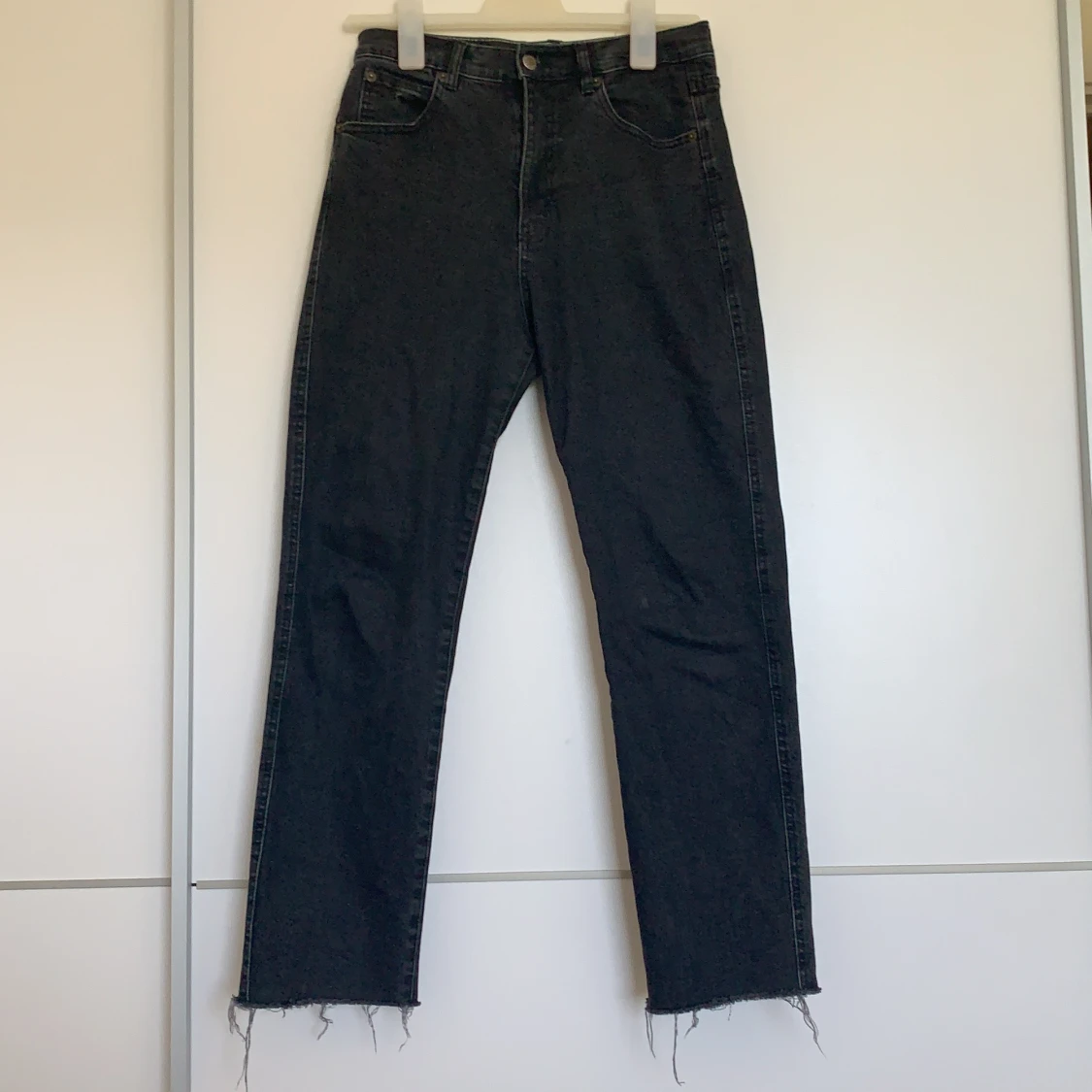 Svarta breda jeans