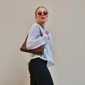 Hålstickad tröja, Ralph Lauren  - ni hittar oss på instagram @studiohumla 🤍