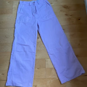 Junkyard byxor st M  - - Normal i storlek.  - Hög midja..  - Vida ben.  - storlek M - frakten kostar 66kr hämta (41464) 