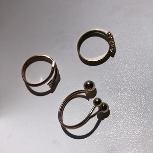 Ringar - Ringar, 10kr styck! Köpare står för frakt, jag kan också mötas upp i Lund. Kolla gärna in mina andra annonser också 💘