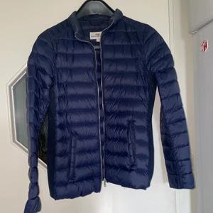 Hampton republic jacka - Snygg jacka som är använd 3-4 gånger och är nu för liten. Storlek Small.