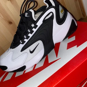 Nike Zoom - Nike Zoom 2K i storlek 39! Oanvända! Hör av er om fler bilder önskas!