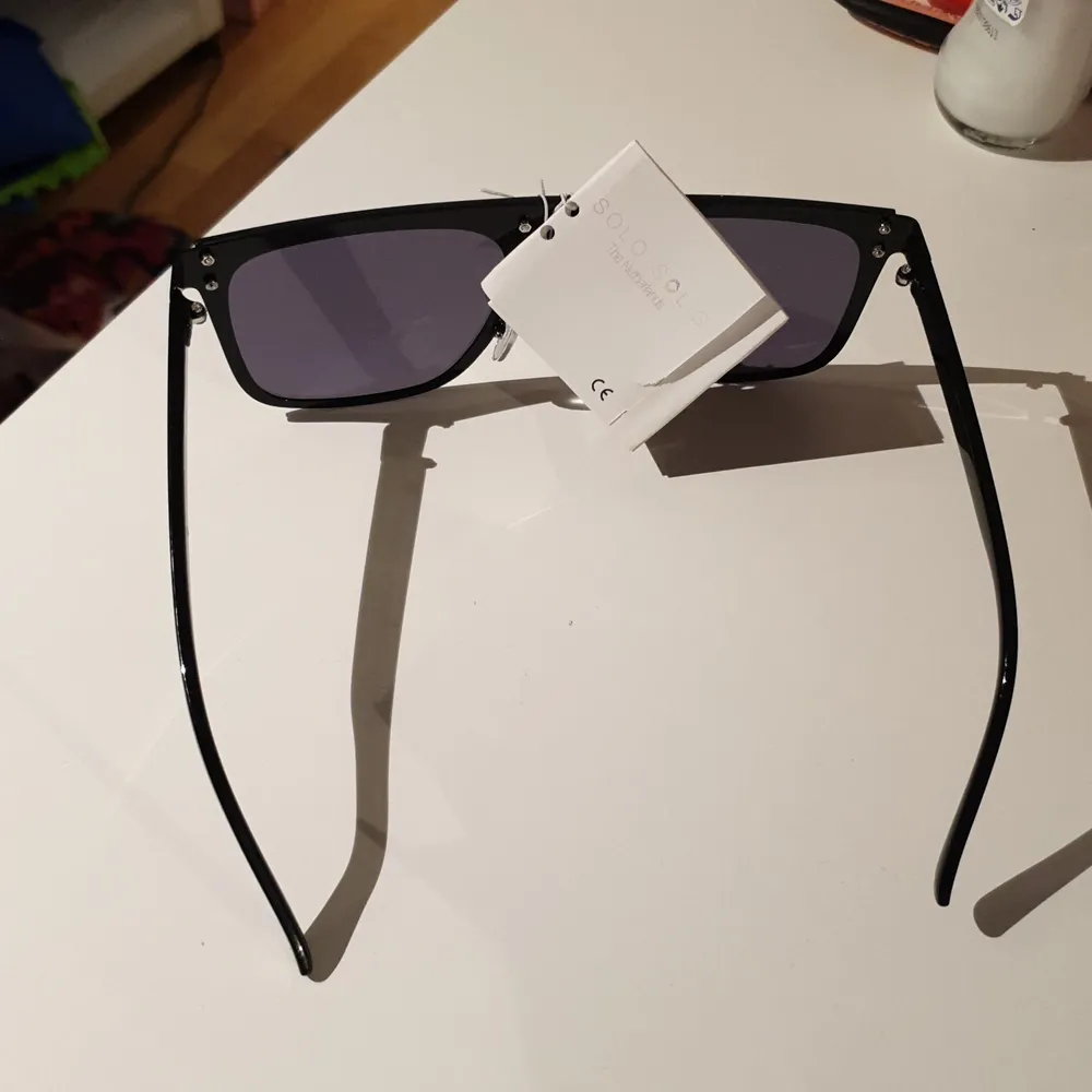 Solglasögon köpta från JFR, med UVskydd, oanvända, köparen betalar frakt, max pris 97 kr tillsammans med frakt ❣ . Accessoarer.