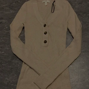 Tröja - Fin tröja men kommer inte till användning🤌🏼