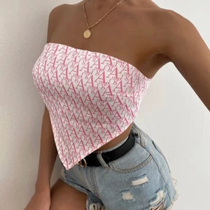 Jättesnygg topp! - Helt ny, aldrig använd. Hör av er för mer info!