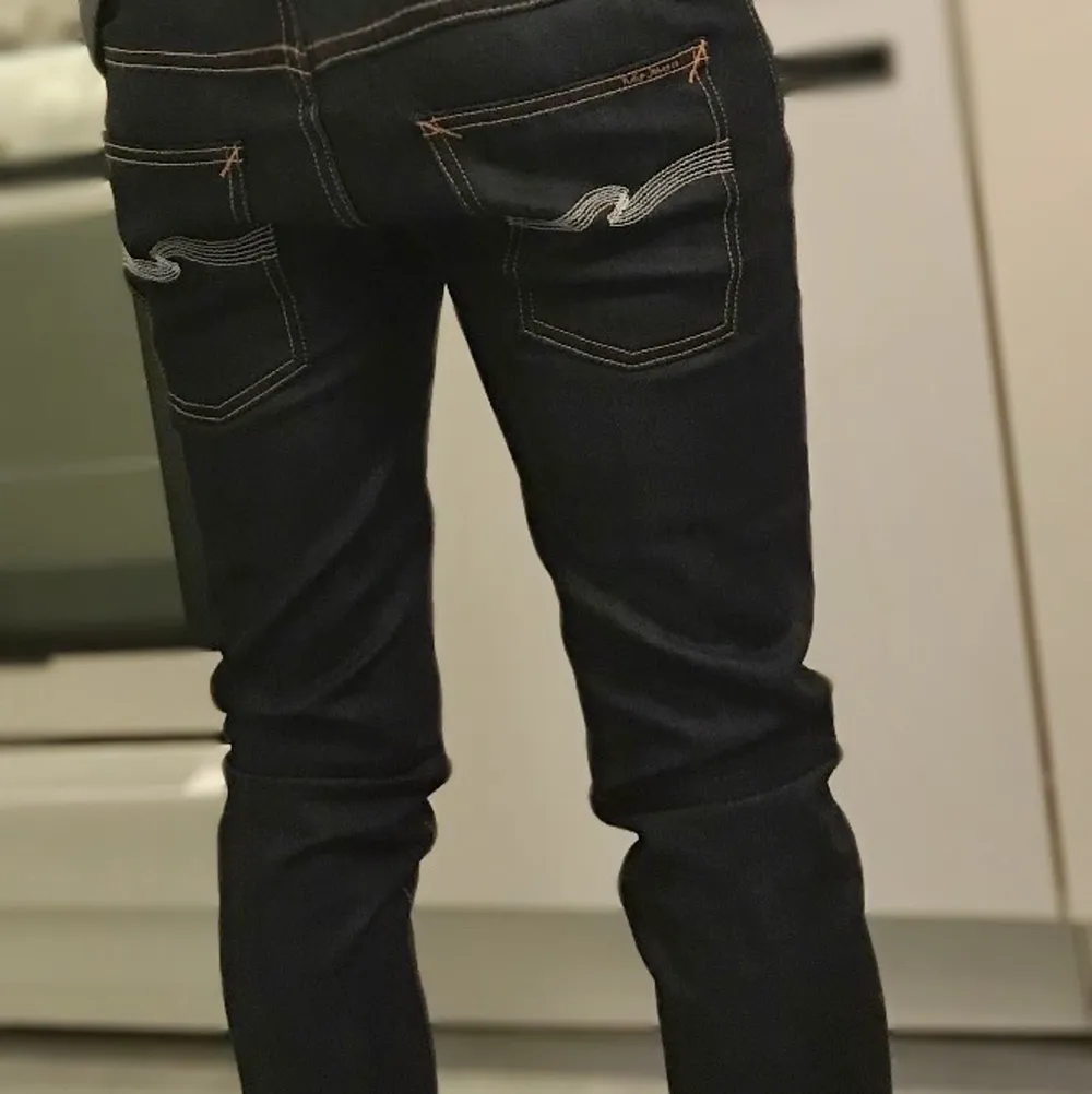 Helt nya jeans ej använda ej tvättade, felköp Märke: Nudie  Storlek 29-32 Modell: thin finn  Ordinarie pris: 1200 kr. Jeans & Byxor.