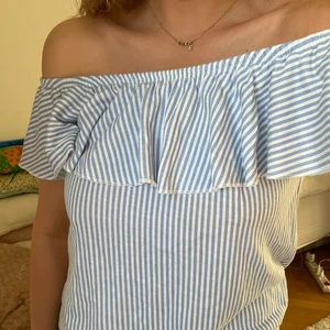 Linne - Linne med volang 