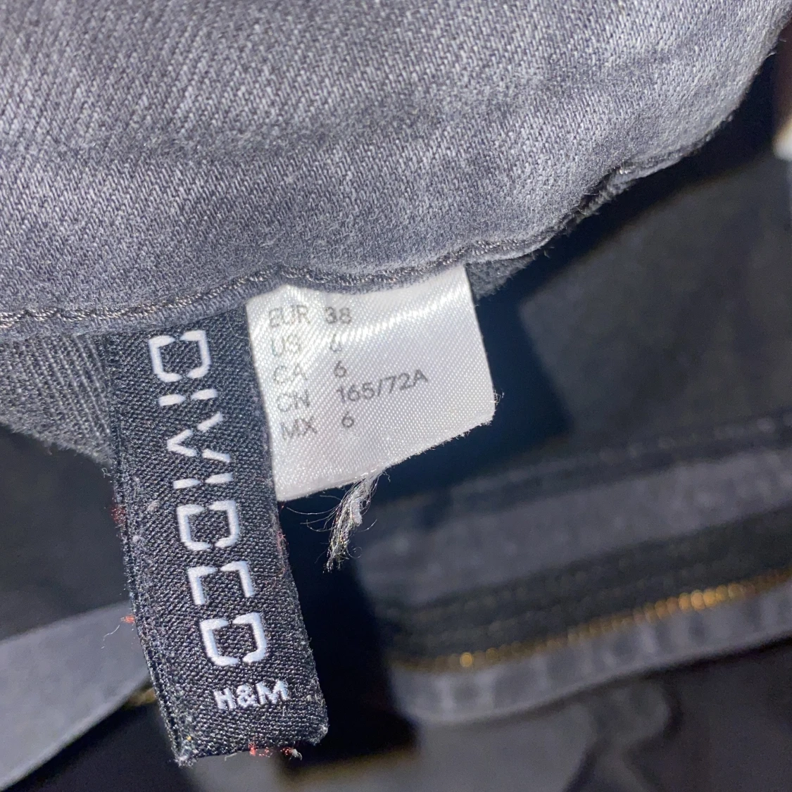 H&m elastiska jeans  - 91