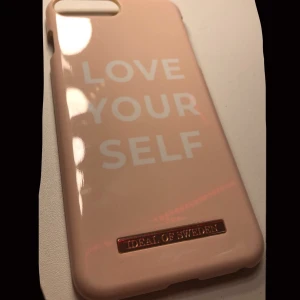 Mobilskal Iphone 7/8 plus  - säljer ett Ideal of sweden skal för iphone 7/8 plus, det är dessutom från Therése Lindgrens collection. ( 100kr+frakt )