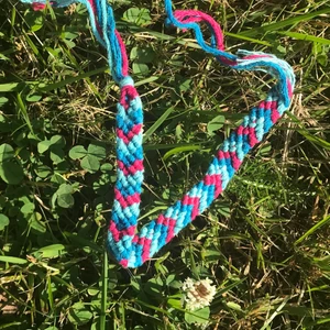 Friendship bracelet  - Handgjort friendship bracelet 🥰💗🦋