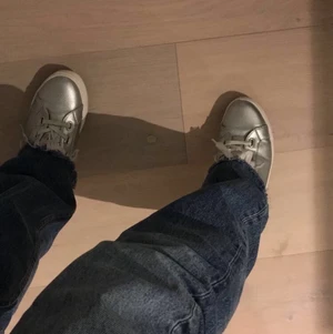 Skor - Coola skor i storlek 37. Pris + frakt. 100 kronor. Använda men i fint skick.