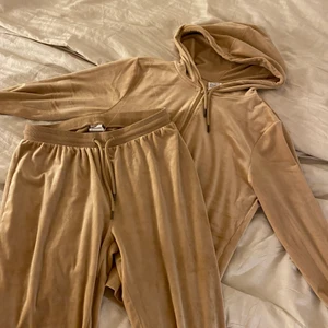 Mjukis dress - Säljer ett oanvänt mjukis sett i sånt skönt matrial! 250kr plus frakt går att köpa en del men skriv privat ❤️