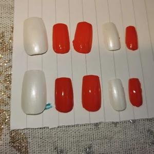 Lösnaglar - Jul  - Superfina lösnaglar med jultema✨ Kolla min bio för mer info😊