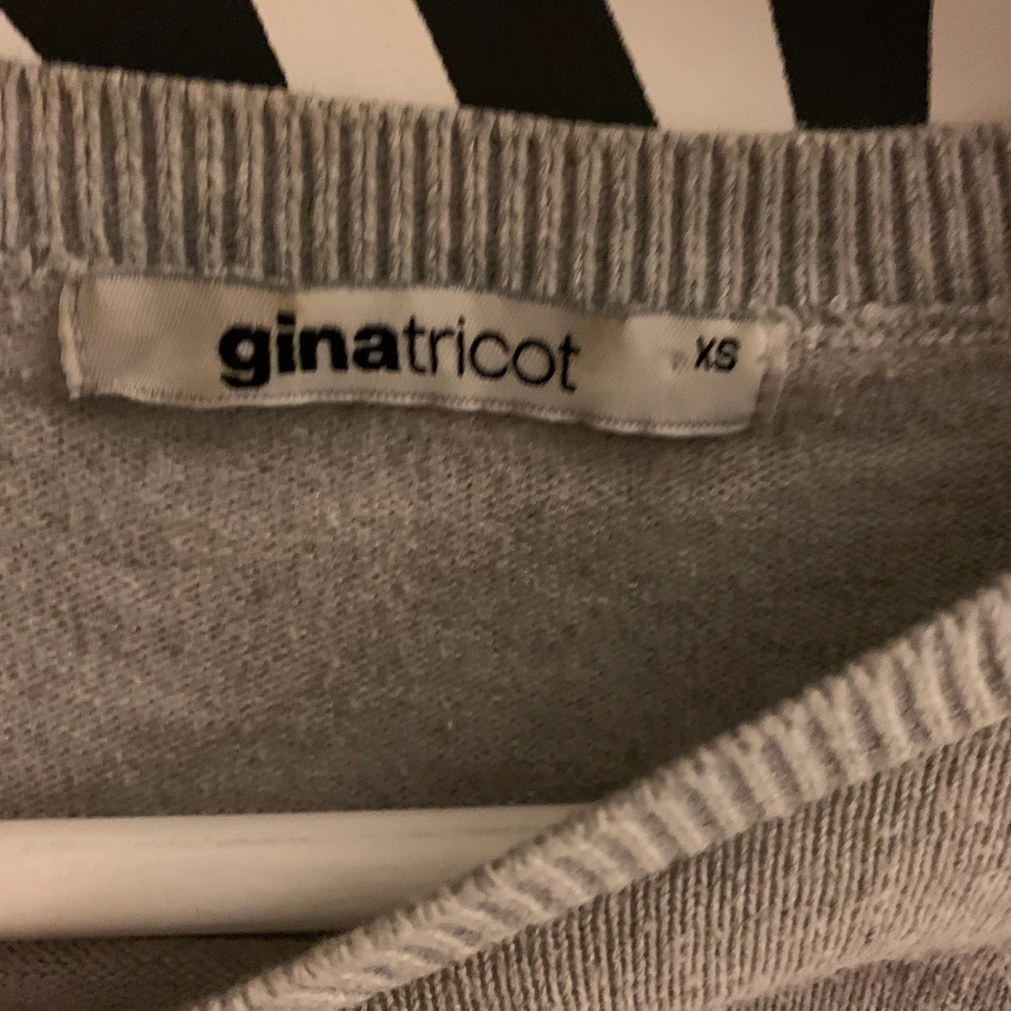 Grå tröja gina tricot - 90