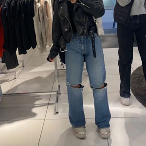 Baggyjeans  - Säljer dessa snygga jeans då jag aldrig använder längre 