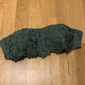 Bandeu topp/BH  - Söt grön bandeu från aerie som säljs då den aldrig blivit använd pågrund av för liten storlek