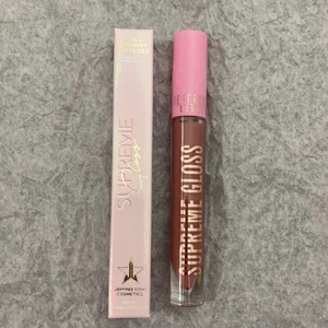Jeffree star cosmetics supreme gloss - Helt nytt supreme gloss från Jeffree Star cosmetics (ord pris: 170kr) säljer för 135 inklusive frakt!!💗