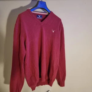 GANT tröja - Stickad GANT passar  M/L 
