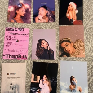 Ariana Grande - Foton på Ariana Grande🦋 fotona är styva,glansiga och 11x15 cm stora. 10kr st                                                                🎁GÅVA MEDFÖLJER🎁