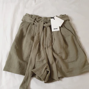 Supersnygg shorts - Snart kommer sommaren passa på o köpa denna snygga shortsen! Oanvänd 