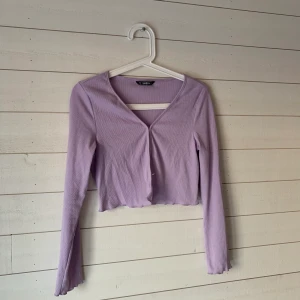 Kofta - Kofta Färg: ljuslila Fler bilder? Kontakta oss!