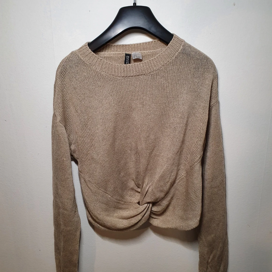 Beige stickad topp