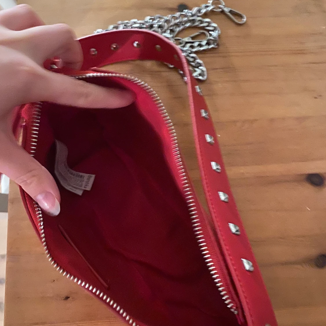 Röd handväska  - 90