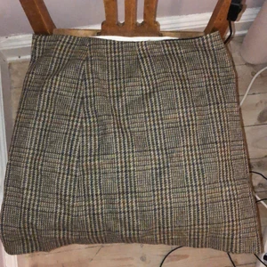 Rutig kjol!  - Rutig kjol i naturfärger som jag älskar, har haft den ett tag men aldrig använt då den är för stor för mig! 