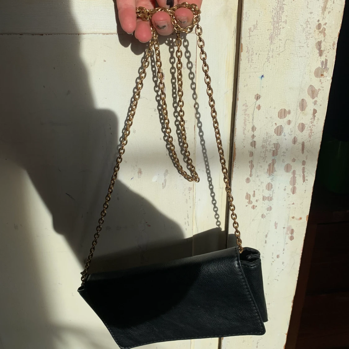 Liten Svart Axelremsväska