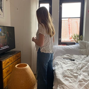 Söt prickig skjorta  - Säljer denna söta skjorta med prickar! Från H&M 💖