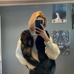 Pälsväst  - En pälsväst (ej äkta päls) i storlek xs/s i fint skick