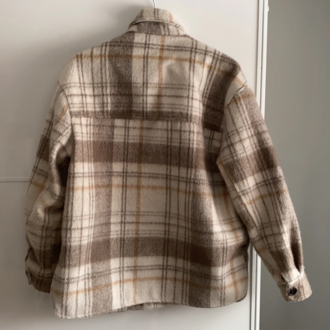 Beige jacka från Bershka - 91