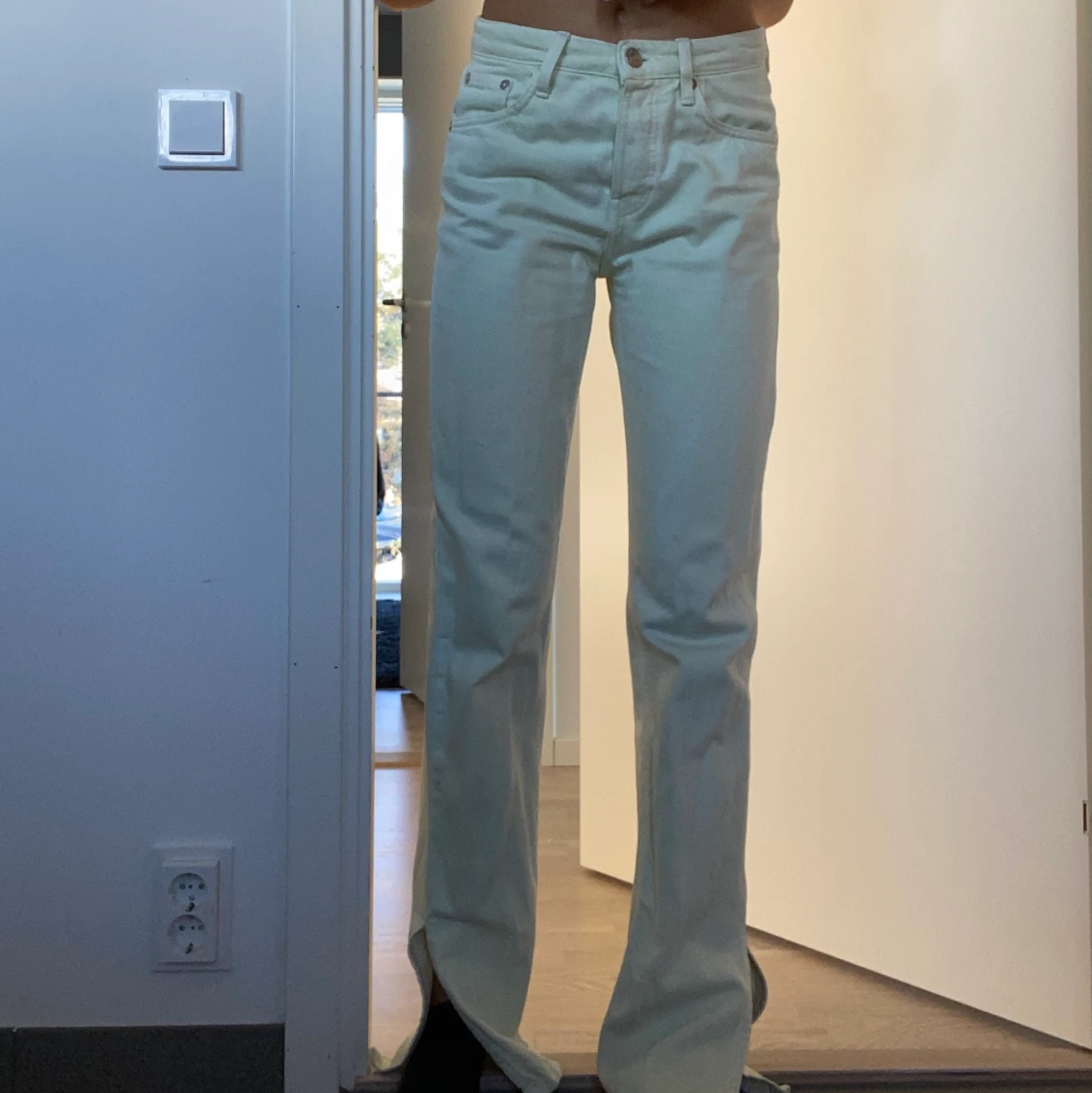 Mid Rise straight jeans från Zara