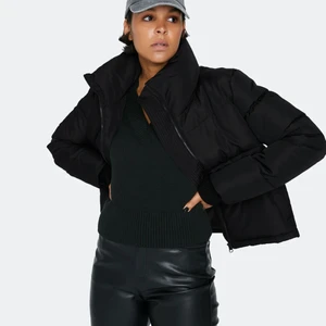 Ellie täckjacka från bikbok  - I bought it for 499 and used it for 4 times ;) the condition is great look very new💟
