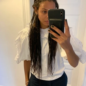 Sea New York bluse - Shirt blouse with ruffles and embroidery anglaise. Sleeves in crisp cotton and body in soft cotton. Never used