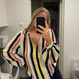 Randig tröja  - Även denna köpt under tiden jag trodde jag passade i färg. Använd Max 2 gånger. 