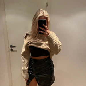 Skinnkjol - Skinnkjol från Na-Kd x Hoss, helt oanvänd med prislapp kvar 