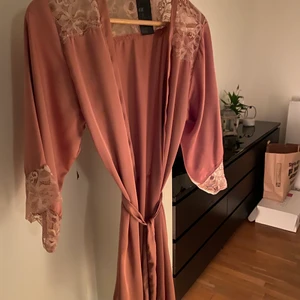 Morgonrock Stl xs - Morgonrock Stl xs. Spartanskt använd.