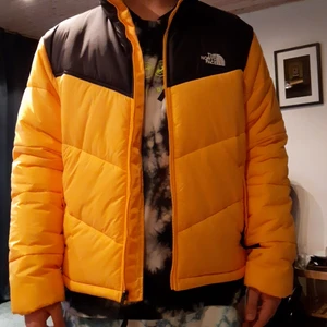 North Face Saikuru Jacka Large(+xl) - Man kan ha den lika som Xl okså.Det är 10/10 som nytt