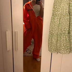 Fångedräkt - Perfekt nu till halloween🎃 bara använd en gång därav priset!