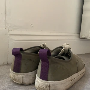 Eytys strl 41 - Säljer dessa eytys i snyggaste färgen som är för stora för mig! Har några defekter på sidorna, därför jag säljer så billigt (Inget som syns)! Strl 41