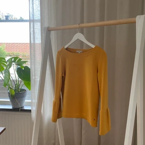 Snygg tröja från Tommy hilfiger - Snygg tröja från Tommy köpt i Florida för 1000 kr